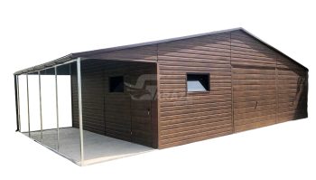 Plechová garáž 9x6 + prístrešok 3x6 - 2x výklopná brána - dvere - 2x okno - imitácia dreva - strecha dvojspádová (sedlová) GP135